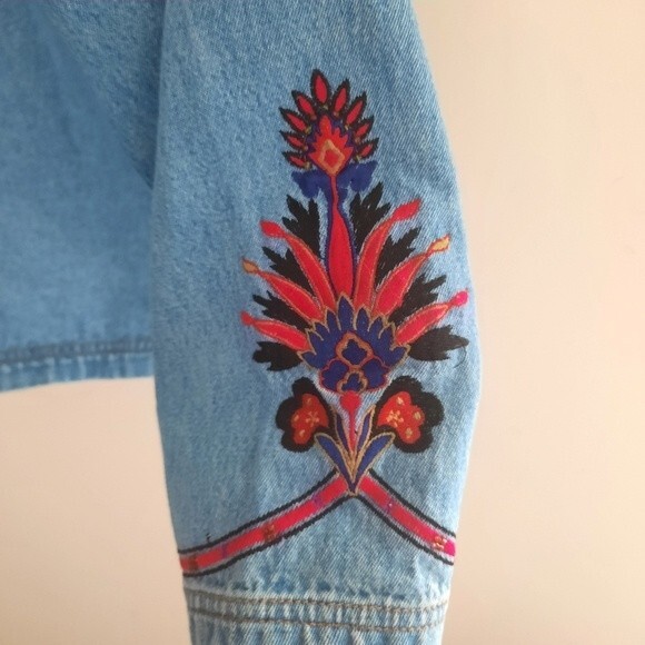 Chico's  Vintage Roadster Embroidered Denim Jacket Size 1 Medium - Picture 4 of 5
